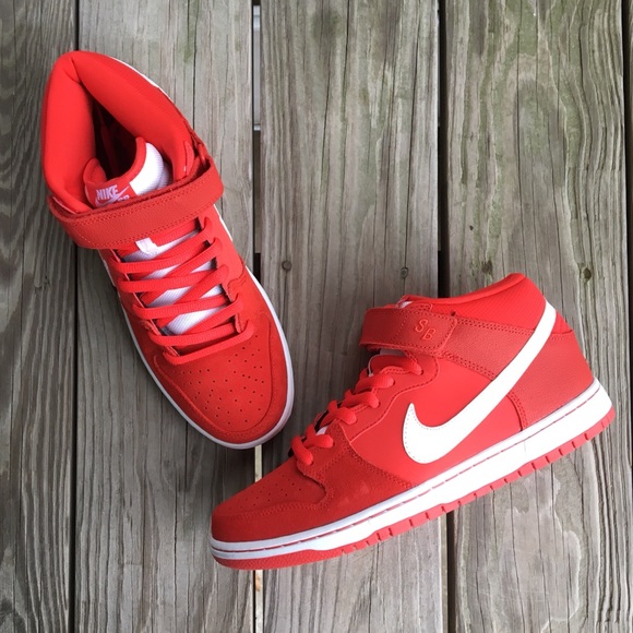 Nike Dunk ‘Crimson’ Mid Pro SB Sneakers - Picture 3 of 7